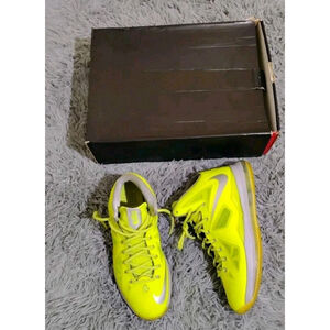 Nike LeBron 10 Volt 2013 Men Size 11 Neon Athletic Shoes Sneakers 541100-700